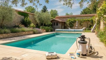 Entretien piscine : combien ça coûte vraiment en 2026